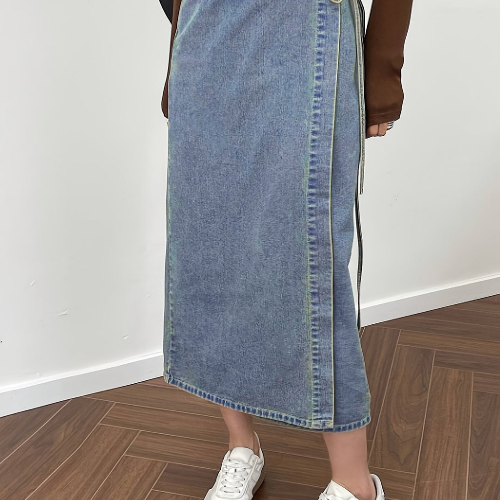 Jupe grande taille à imprimé géométrique, coupe oversize, fente, tenue franche — matière : denim