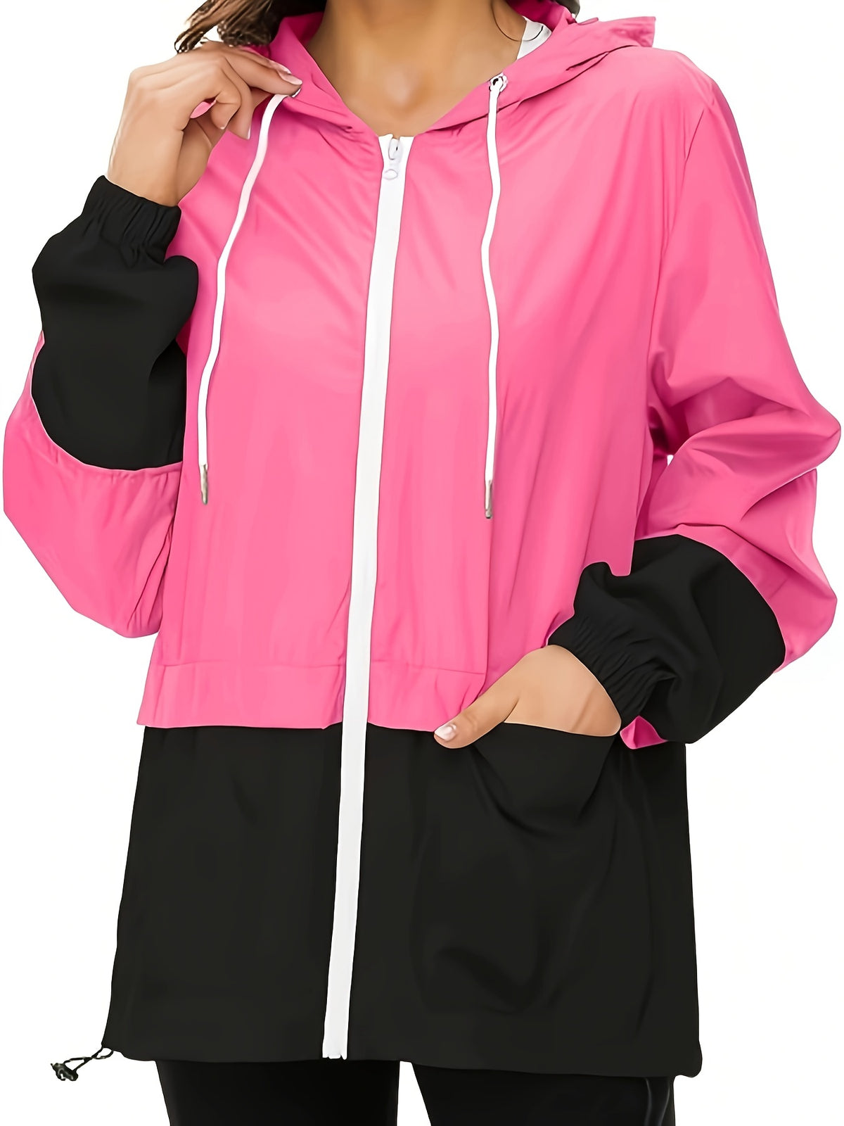 Veste grande taille, capuche, fermeture zippée, coupe-vent, vue de profil