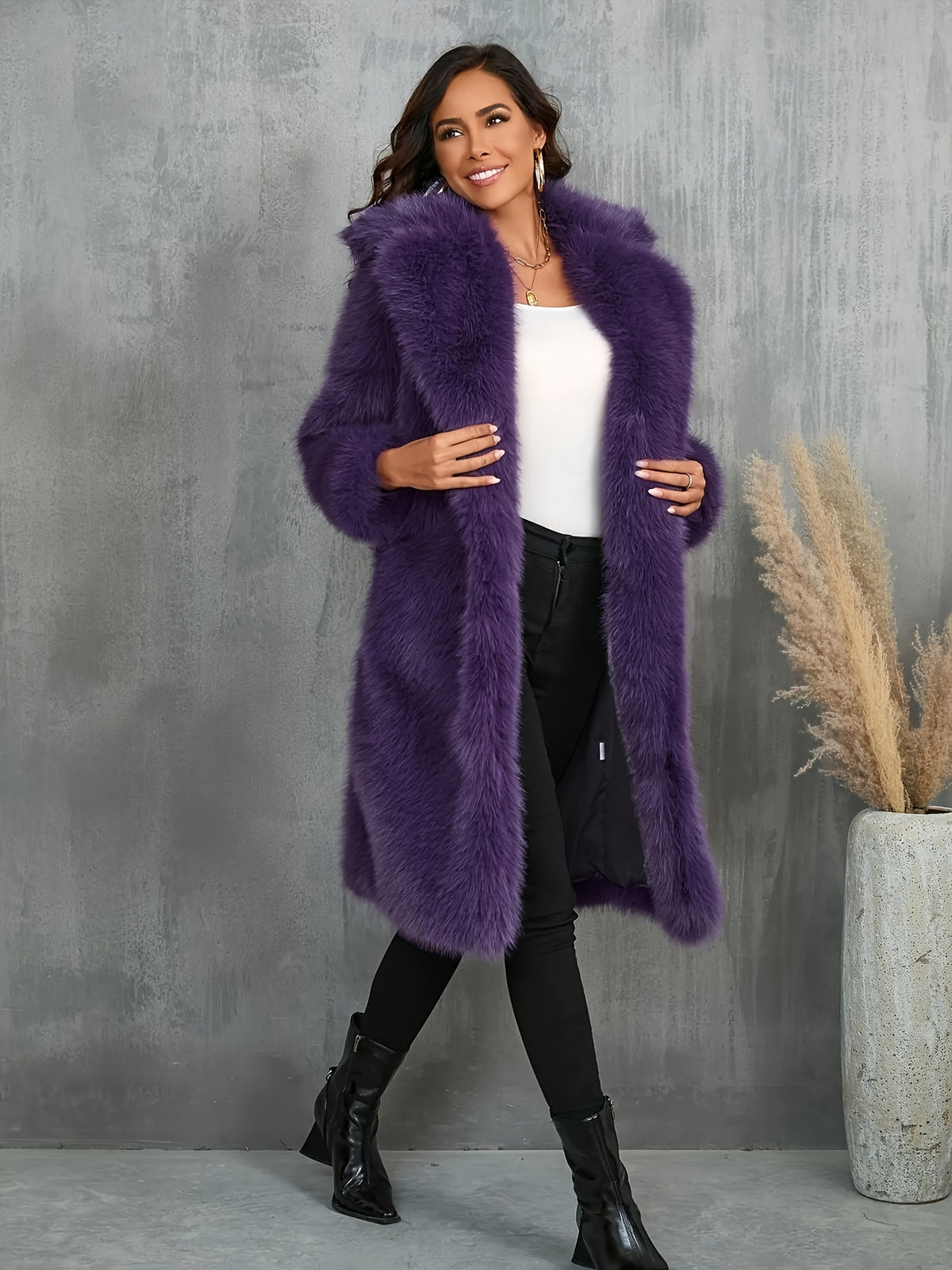 Manteau grande taille, coupe ample, porté de face