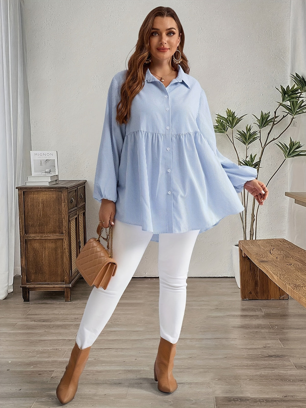 Chemise grande taille à rayures, col polo, mise en situation
