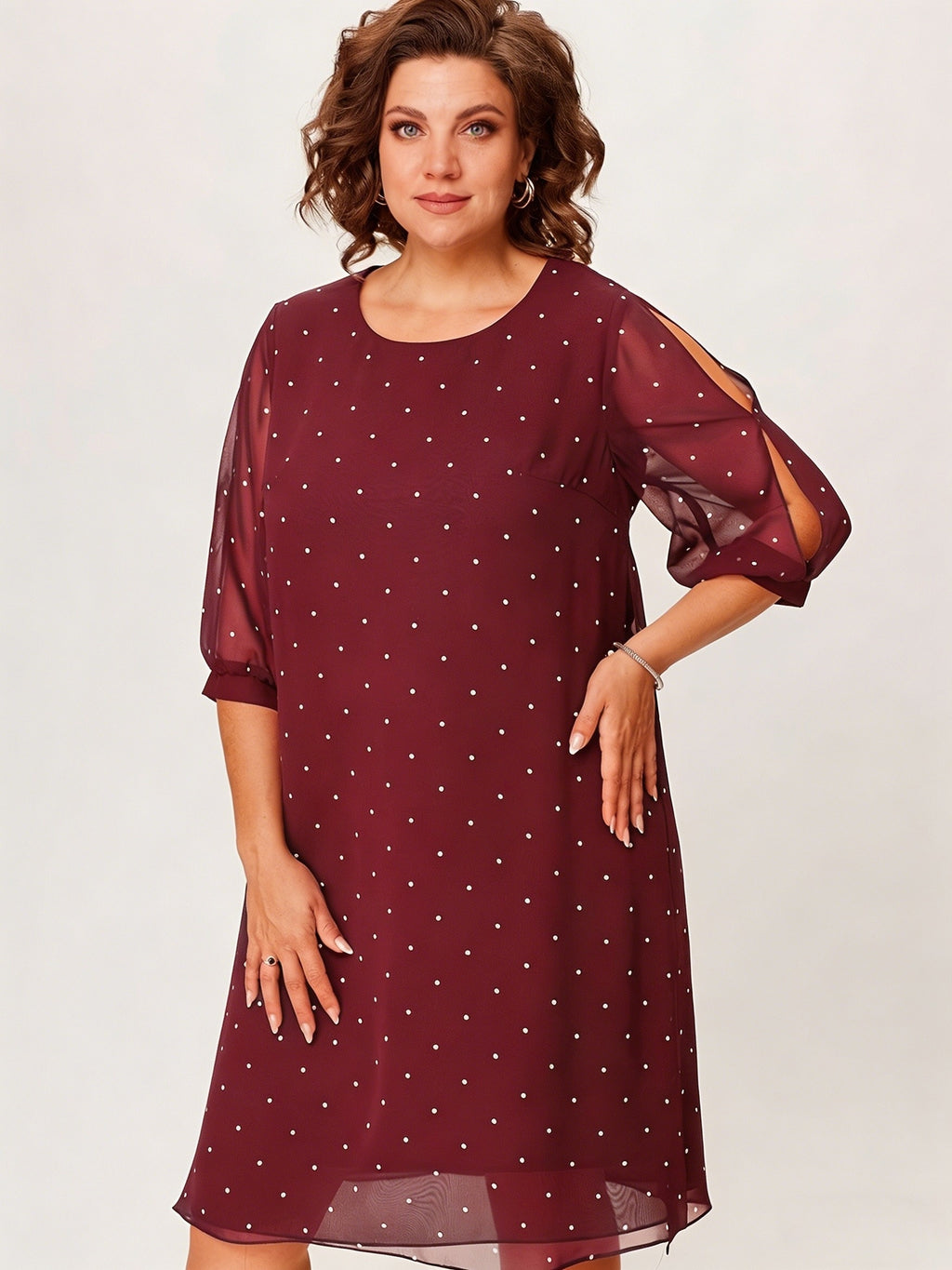 Robe courte grande taille — Voile à pois et manches fendues
