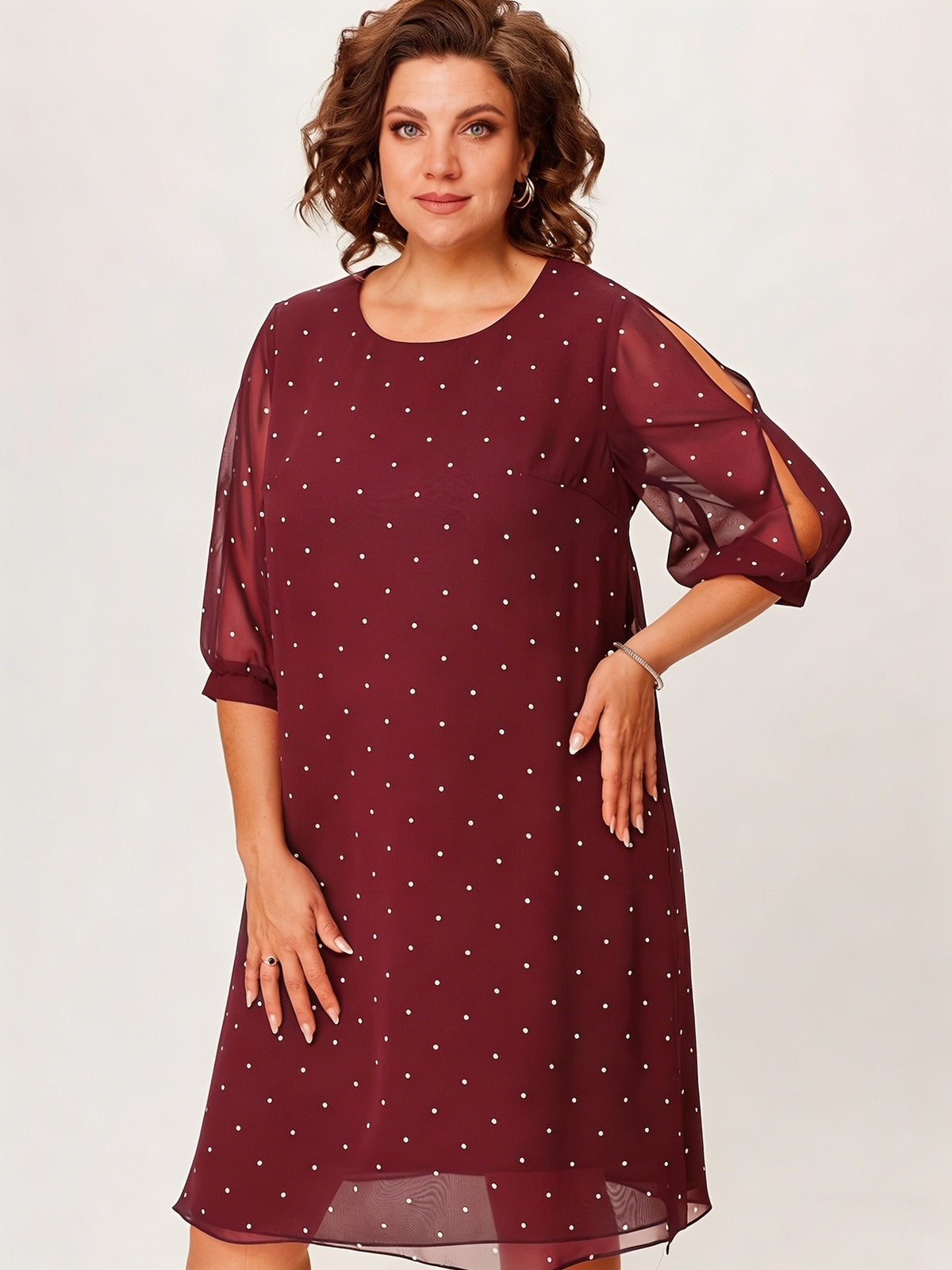 Robe courte grande taille — Voile à pois et manches fendues