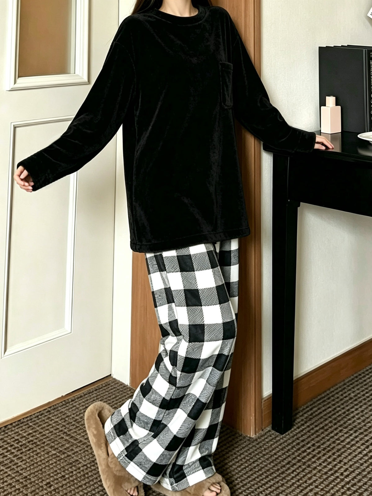 Pyjama grande taille à carreaux, chaleur d'hiver, esprit décontracté, gros plan