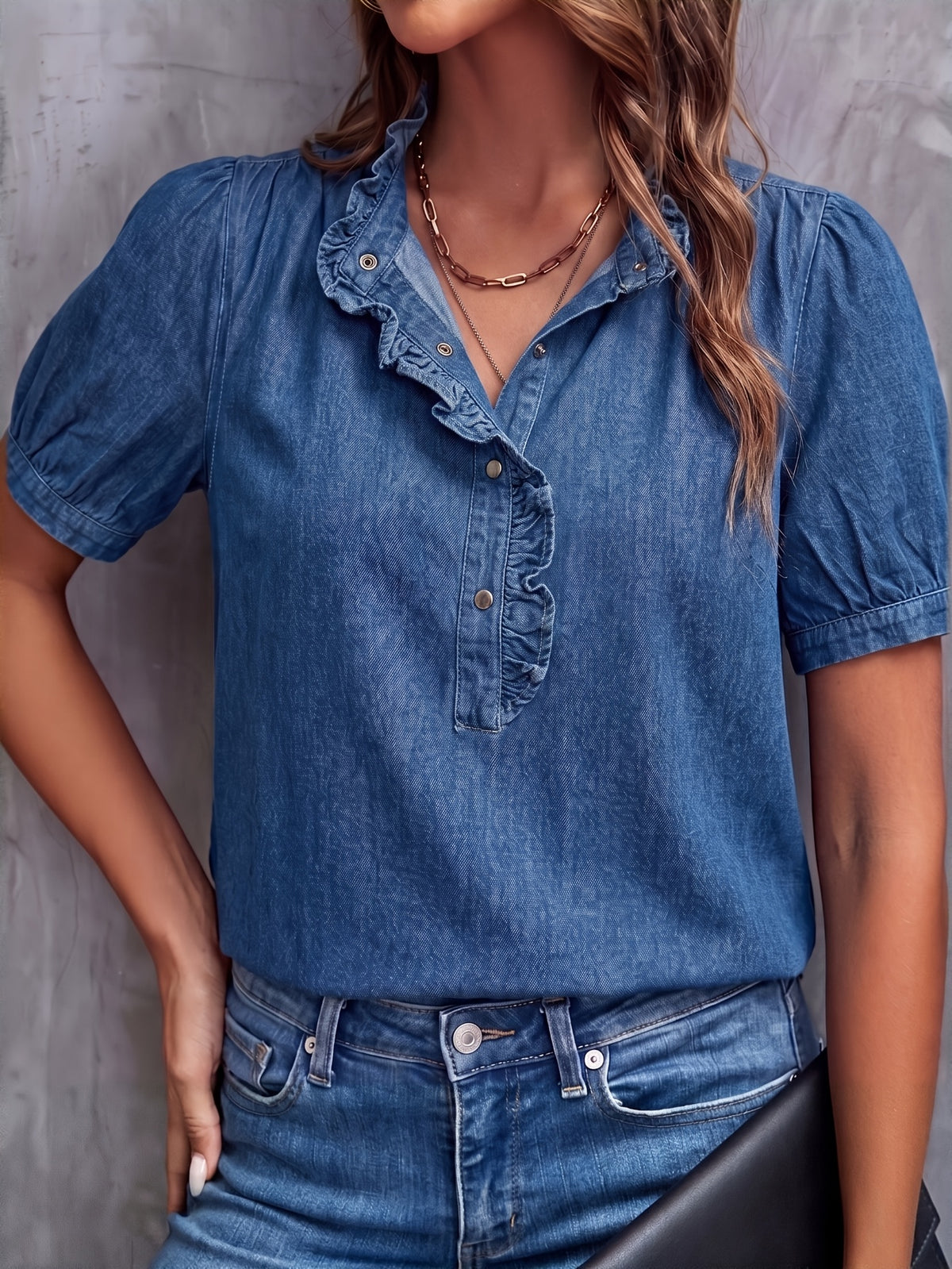 Chemise grande taille, coupe ample, col montant, boutonnage