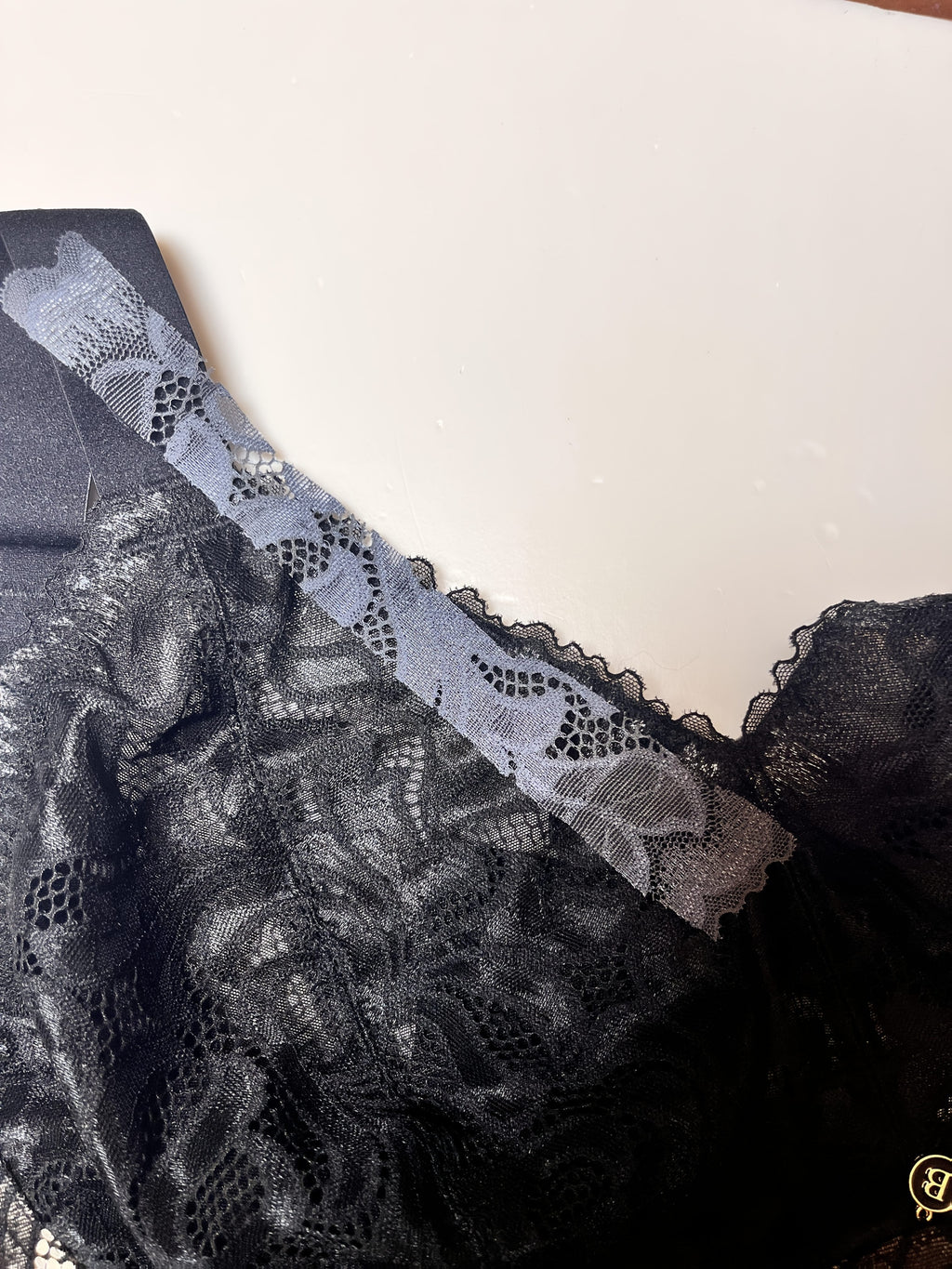 Soutien-gorge grande taille en dentelle, effet ajouré, visuel produit