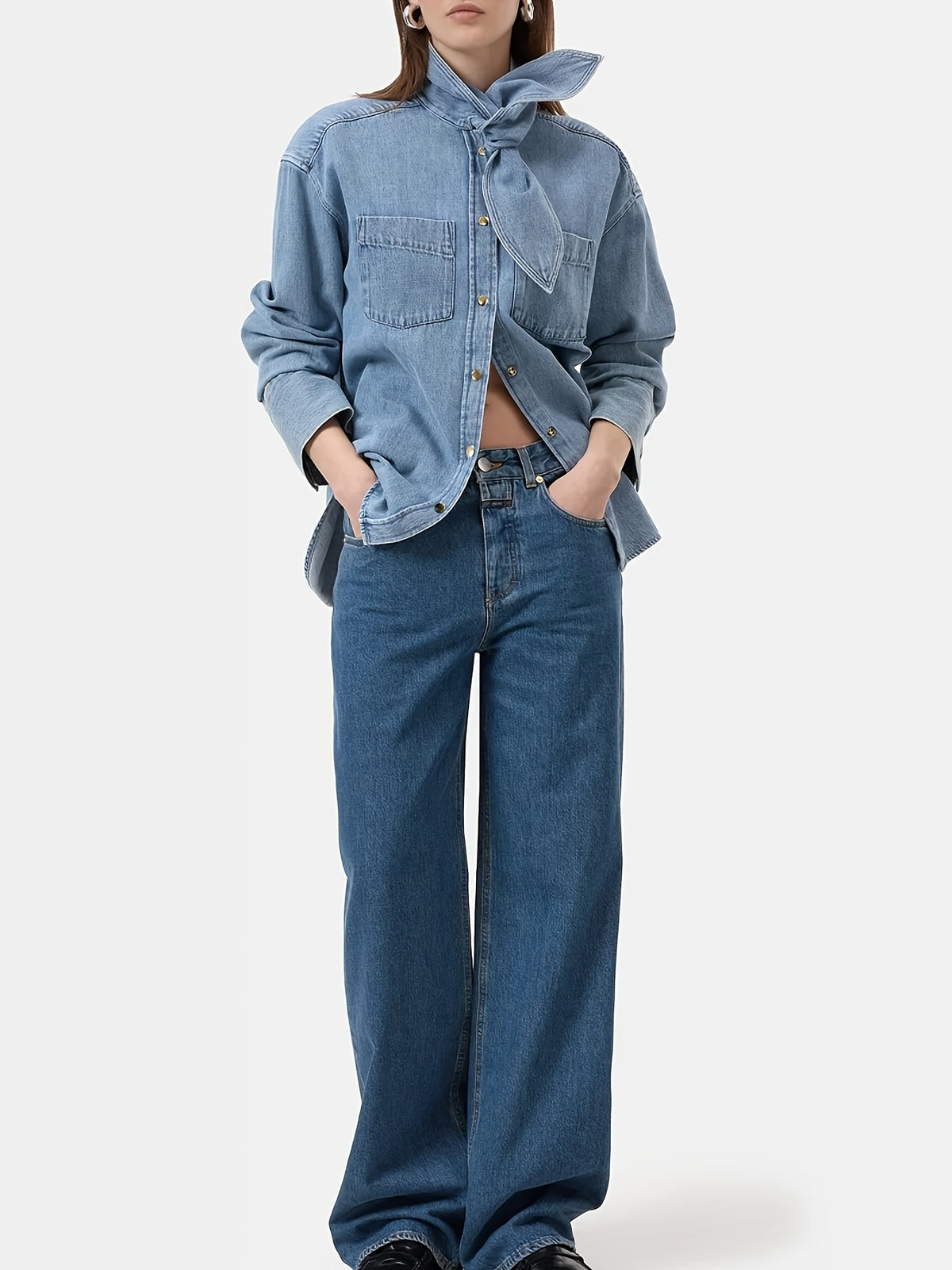 Chemise grande taille, coupe oversize, manches longues, tenue franche, porté de face