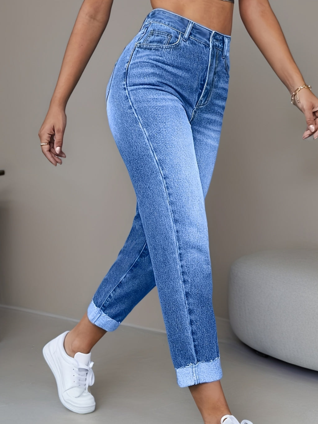 Jean grande taille, fermeture zippée, tenue franche