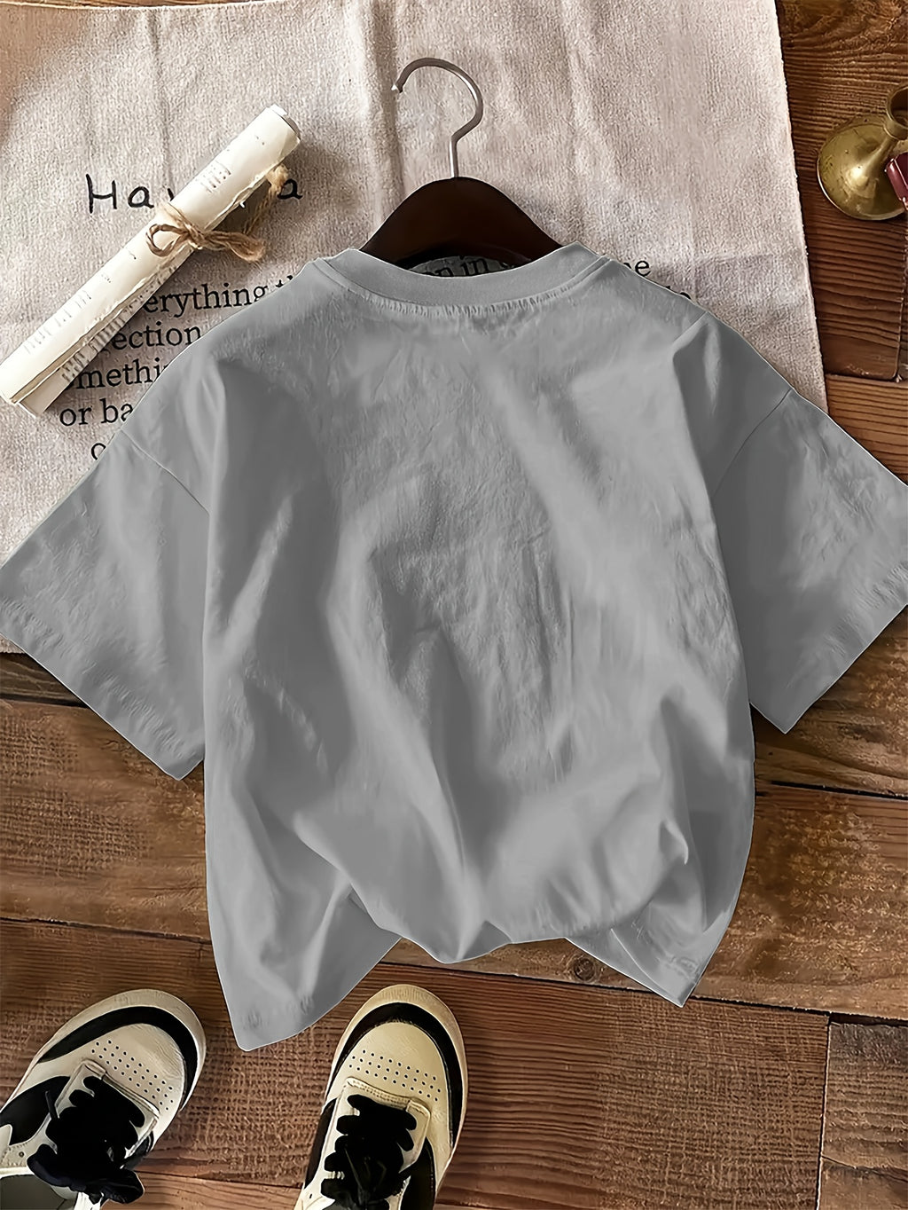 T-shirt grande taille, col rond, manches courtes, toucher naturel, vu de dos