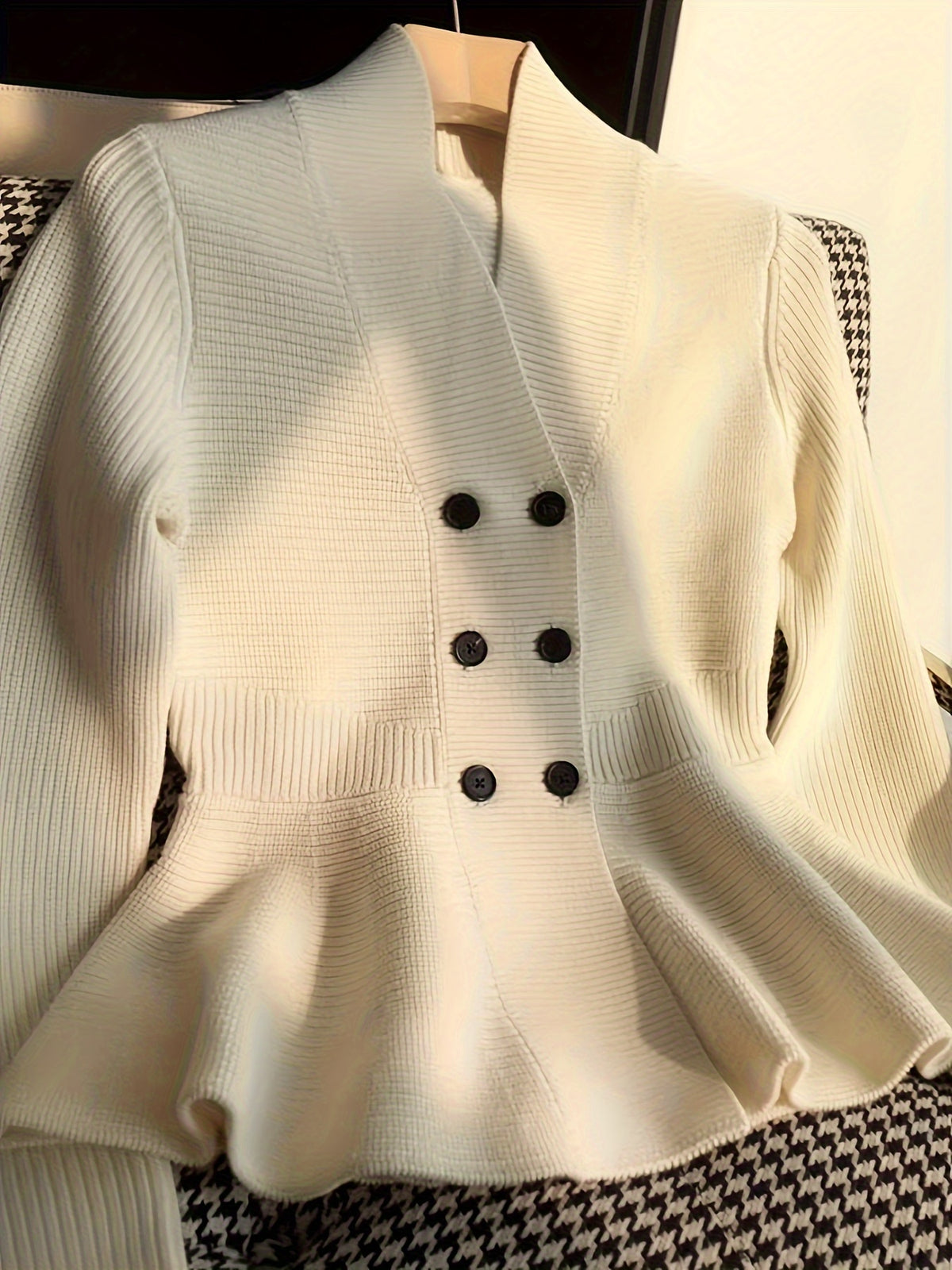 Cardigan grande taille, coupe ample, col V, tombé fluide, vu de dos