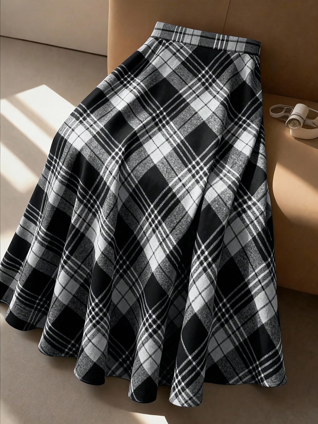 Jupe grande taille à carreaux, coupe évasée — composition : 100% Polyester