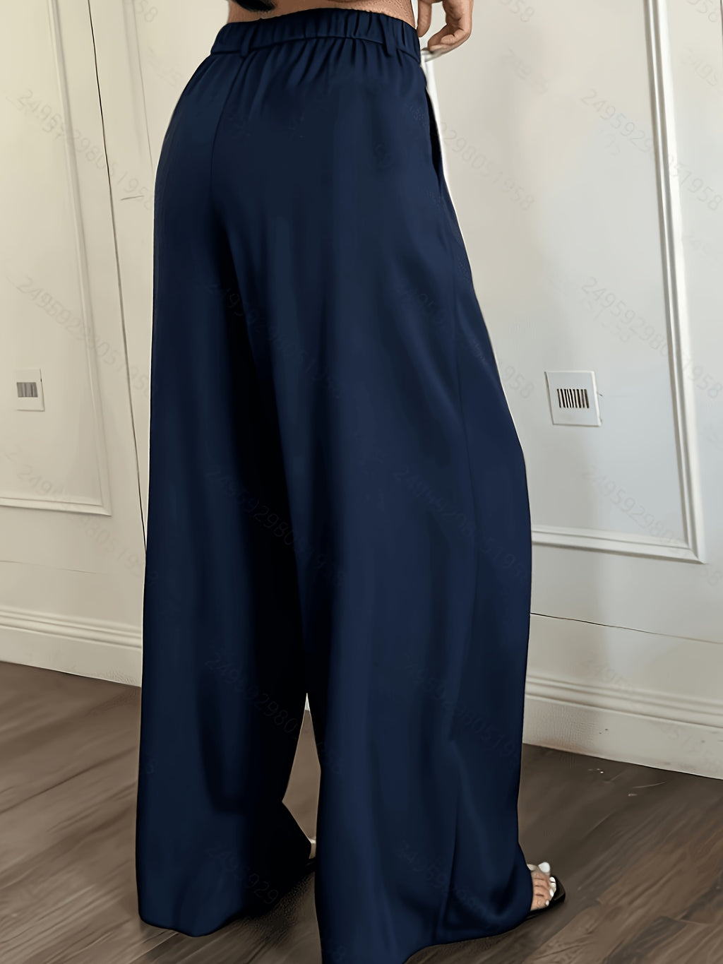 Pantalon grande taille, coupe évasée, boutonnage, visuel produit