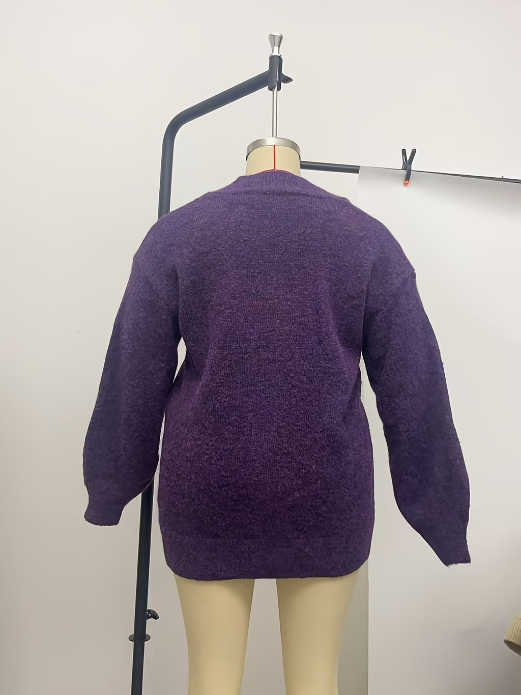 Veste grande taille en laine, coupe ample, col V, tenue chaude, porté de face