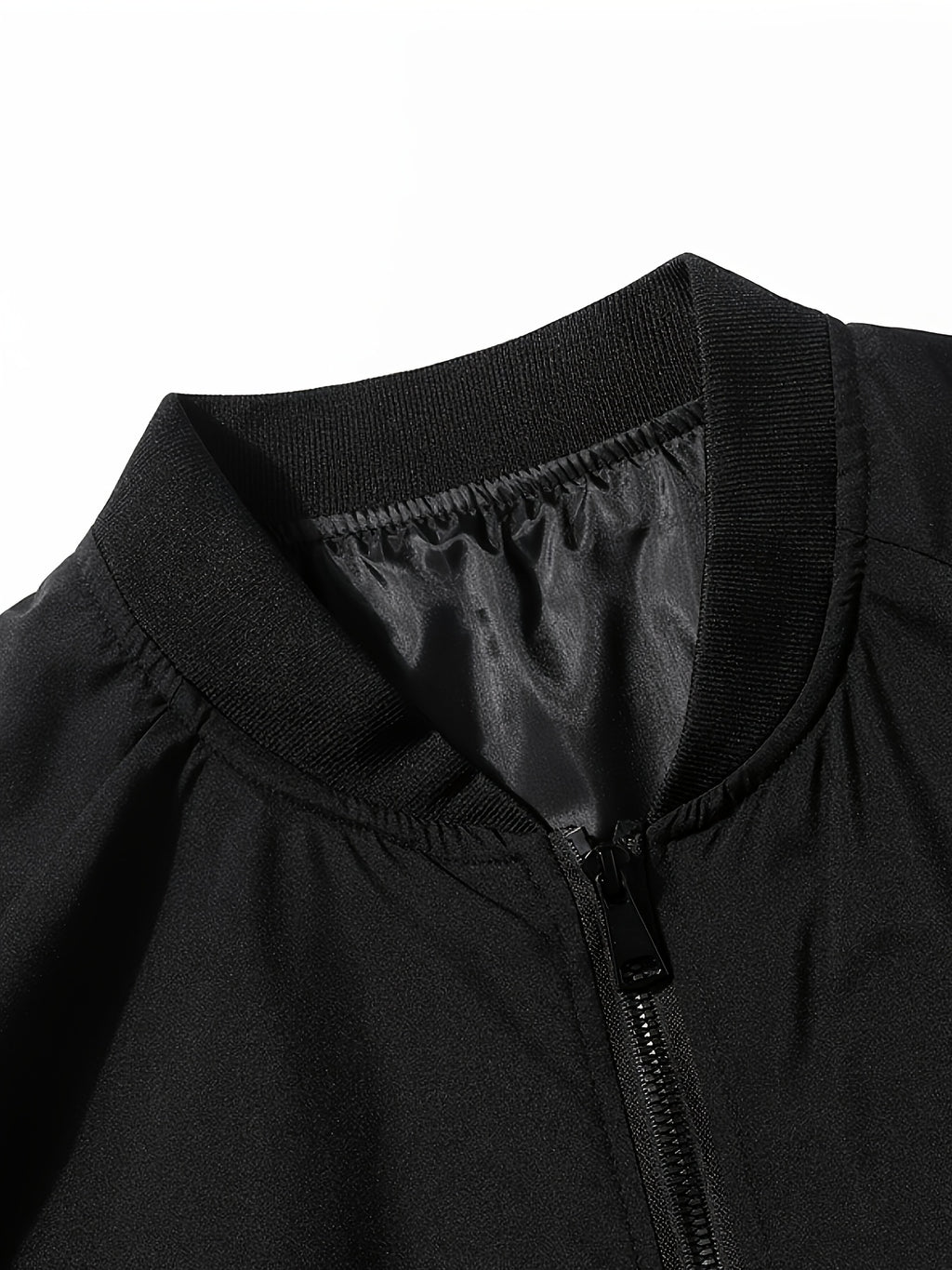 Veste grande taille, coupe oversize, fermeture zippée, porté de face