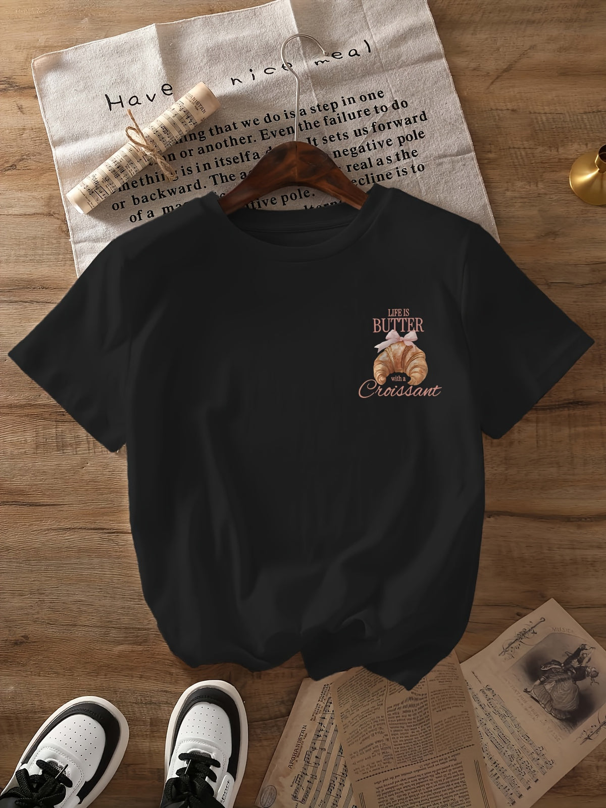 T-shirt grande taille, manches courtes, porté de face