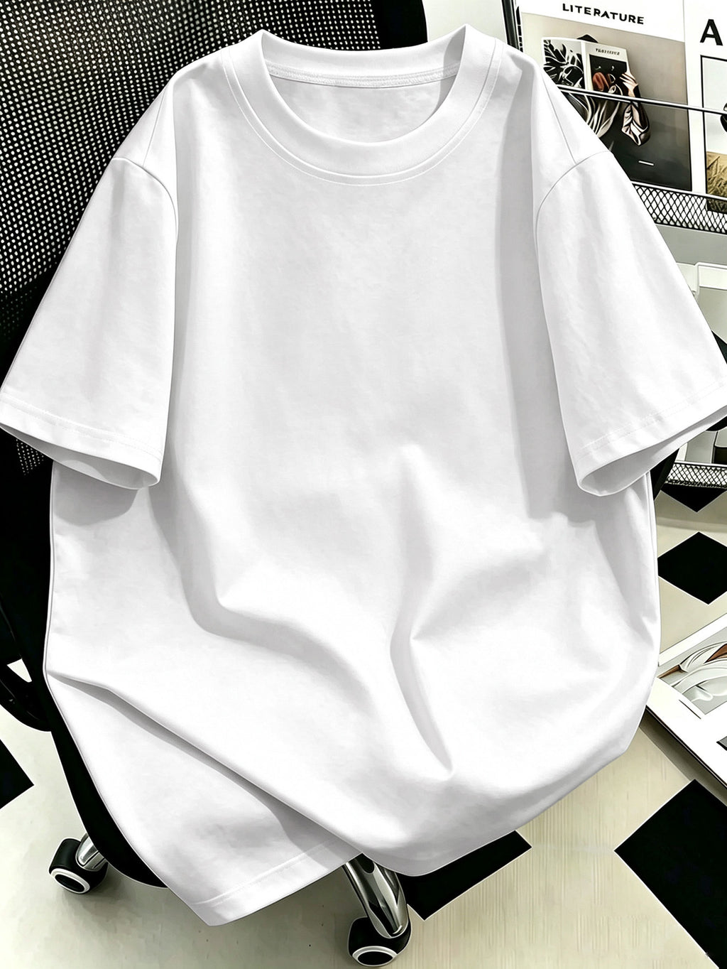 T-shirt grande taille, coupe ample, col rond, manches courtes, mise en situation