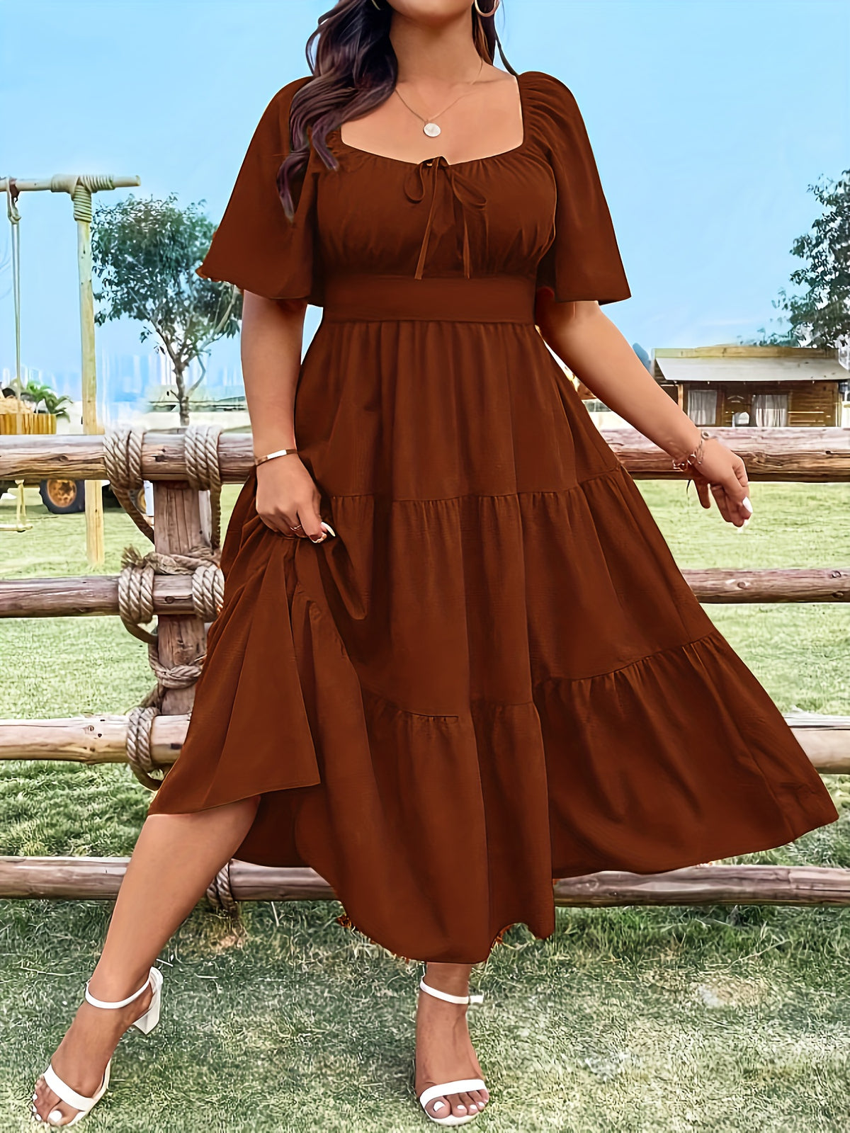 Robe bohème grande taille, jupe à étages et buste smocké