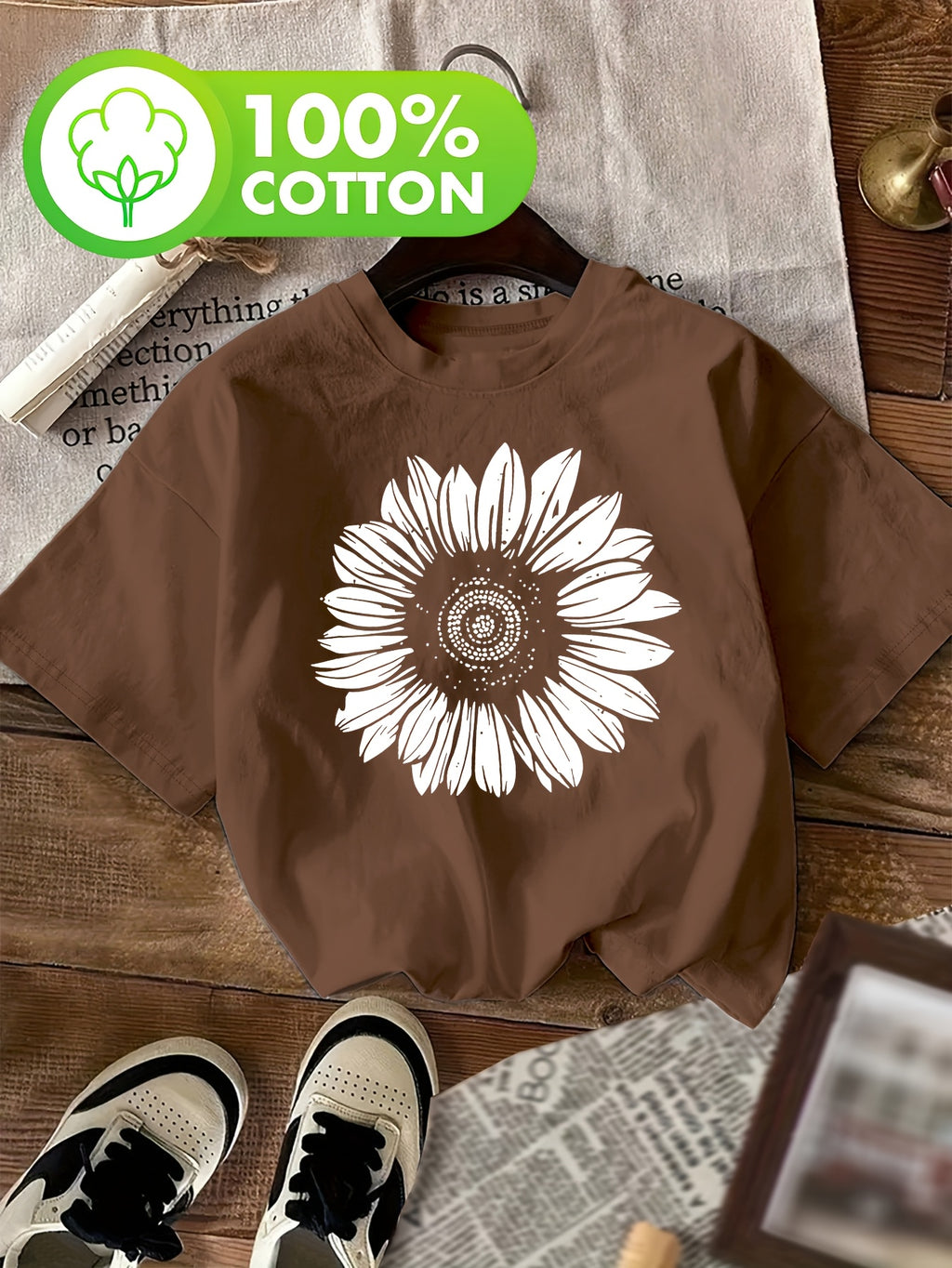 T-shirt grande taille, col rond, manches courtes, toucher naturel, détail du col