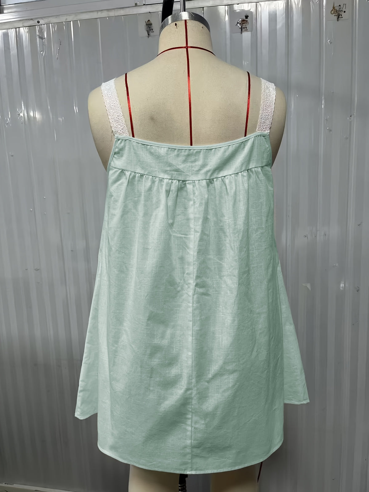 Robe grande taille en dentelle, toucher naturel, vu de dos