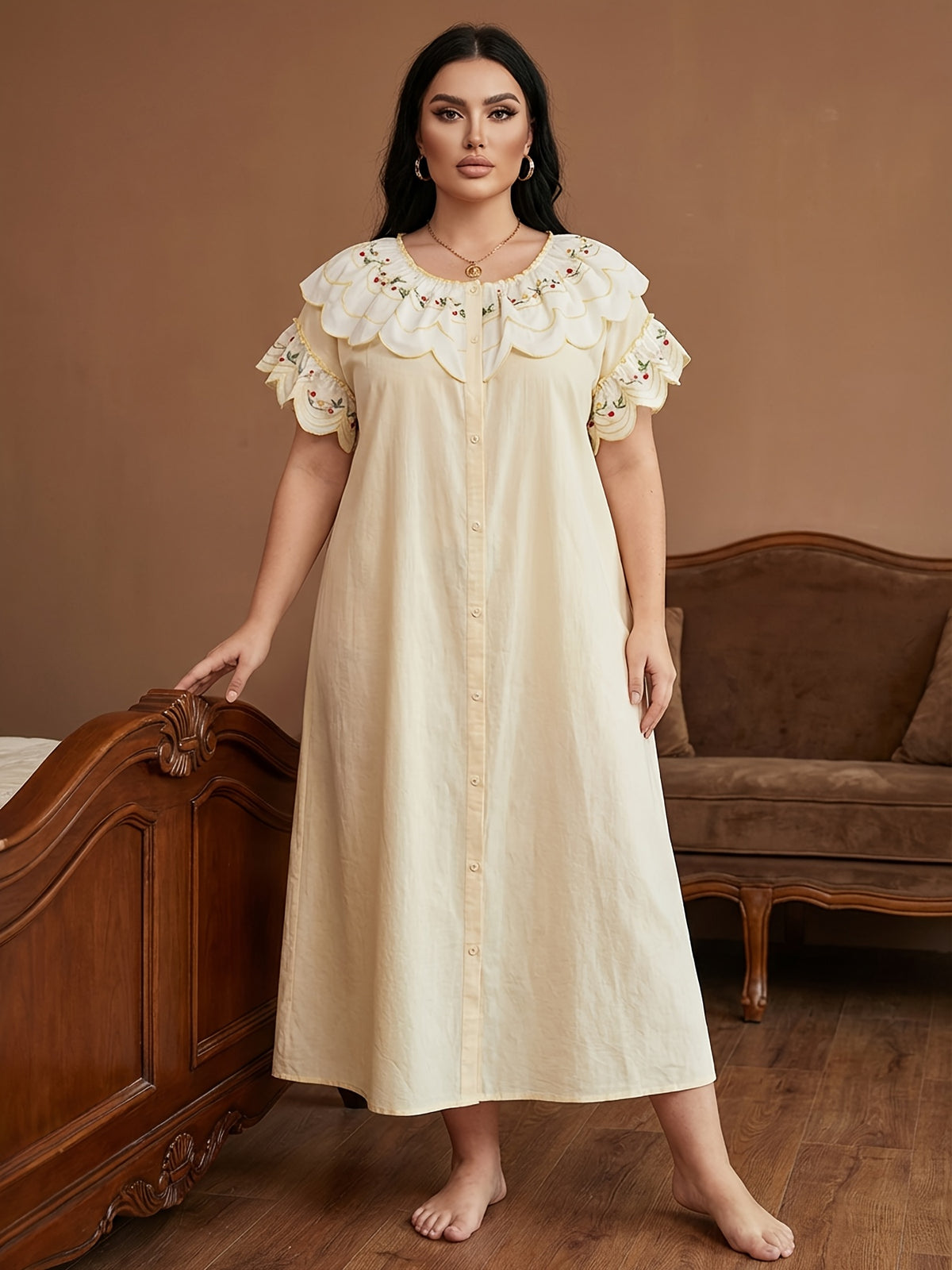 Chemise grande taille, broderie, ligne nette, tissu opaque