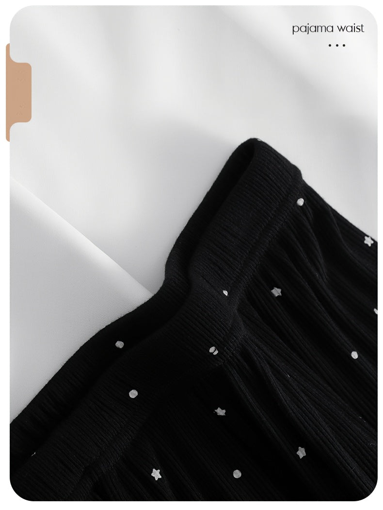 Pyjama grande taille, manches courtes, tombé fluide, tissu léger, gros plan