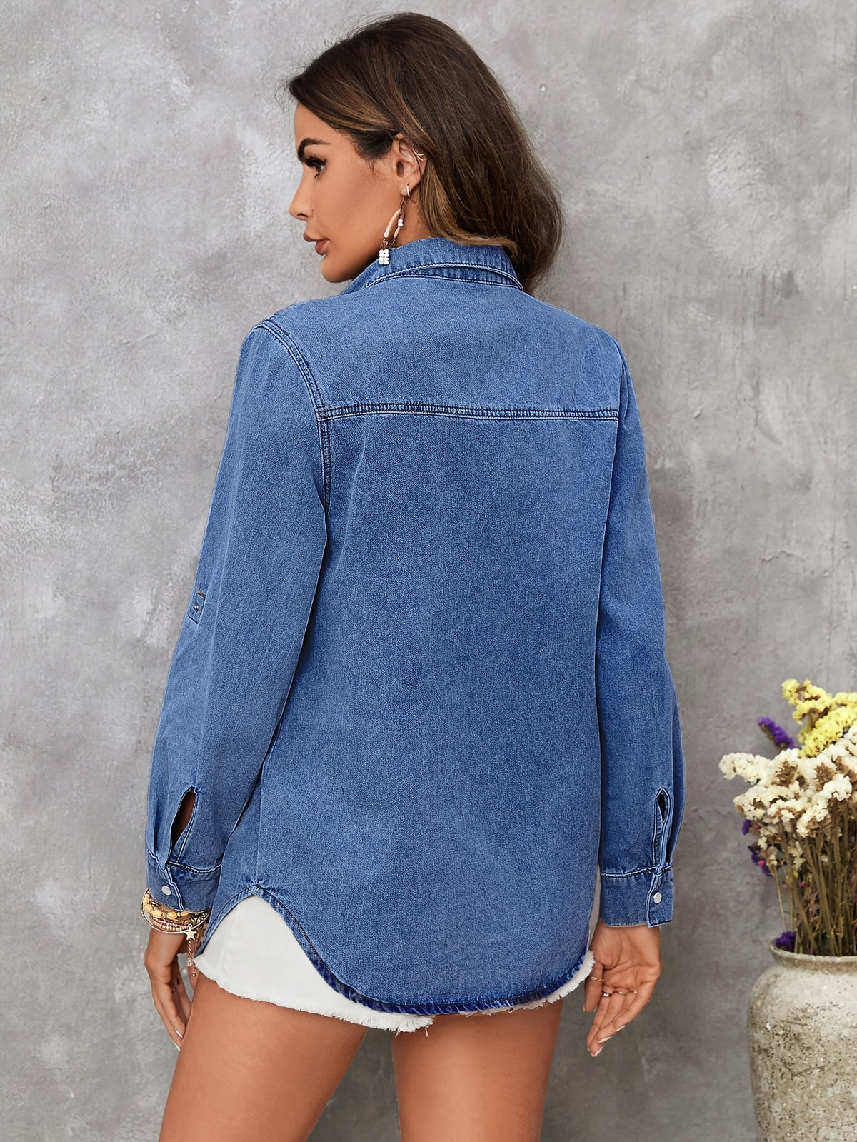 Veste grande taille, tenue franche, délavage, détail du col
