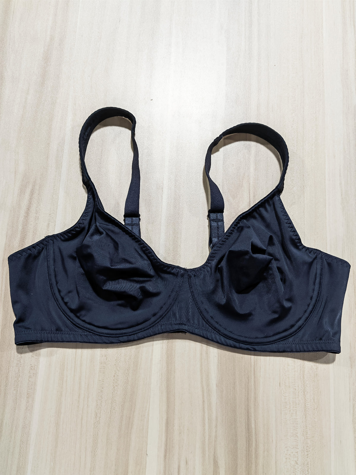 Soutien-gorge grande taille — Deux tissus et zéro relief