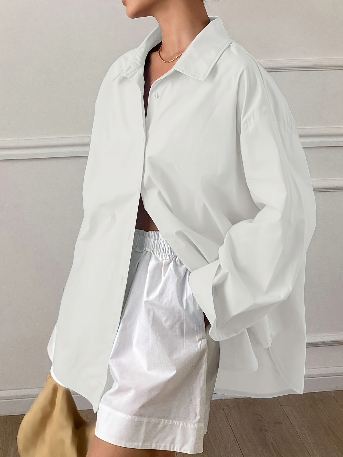 Chemise grande taille, coupe oversize, manches longues, porté de face