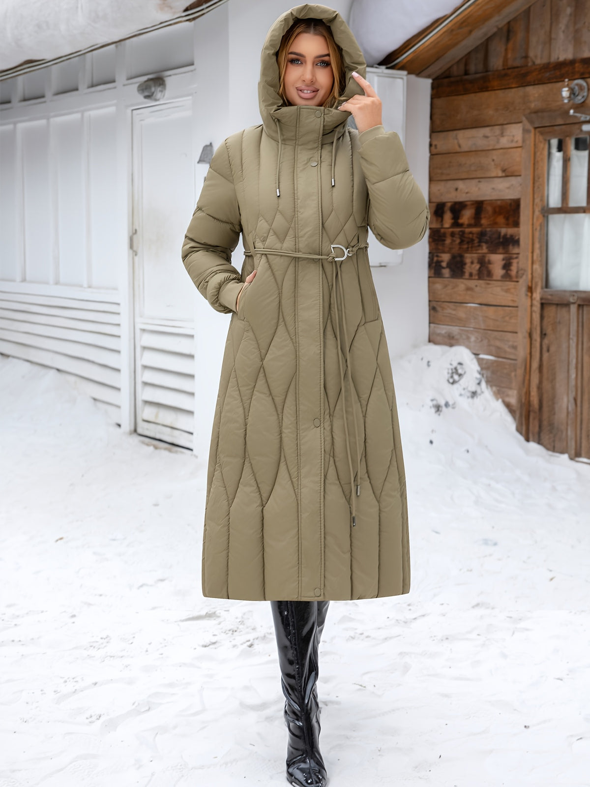 Manteau grande taille, coupe ajustée, capuche, chaleur d'hiver, détail du col