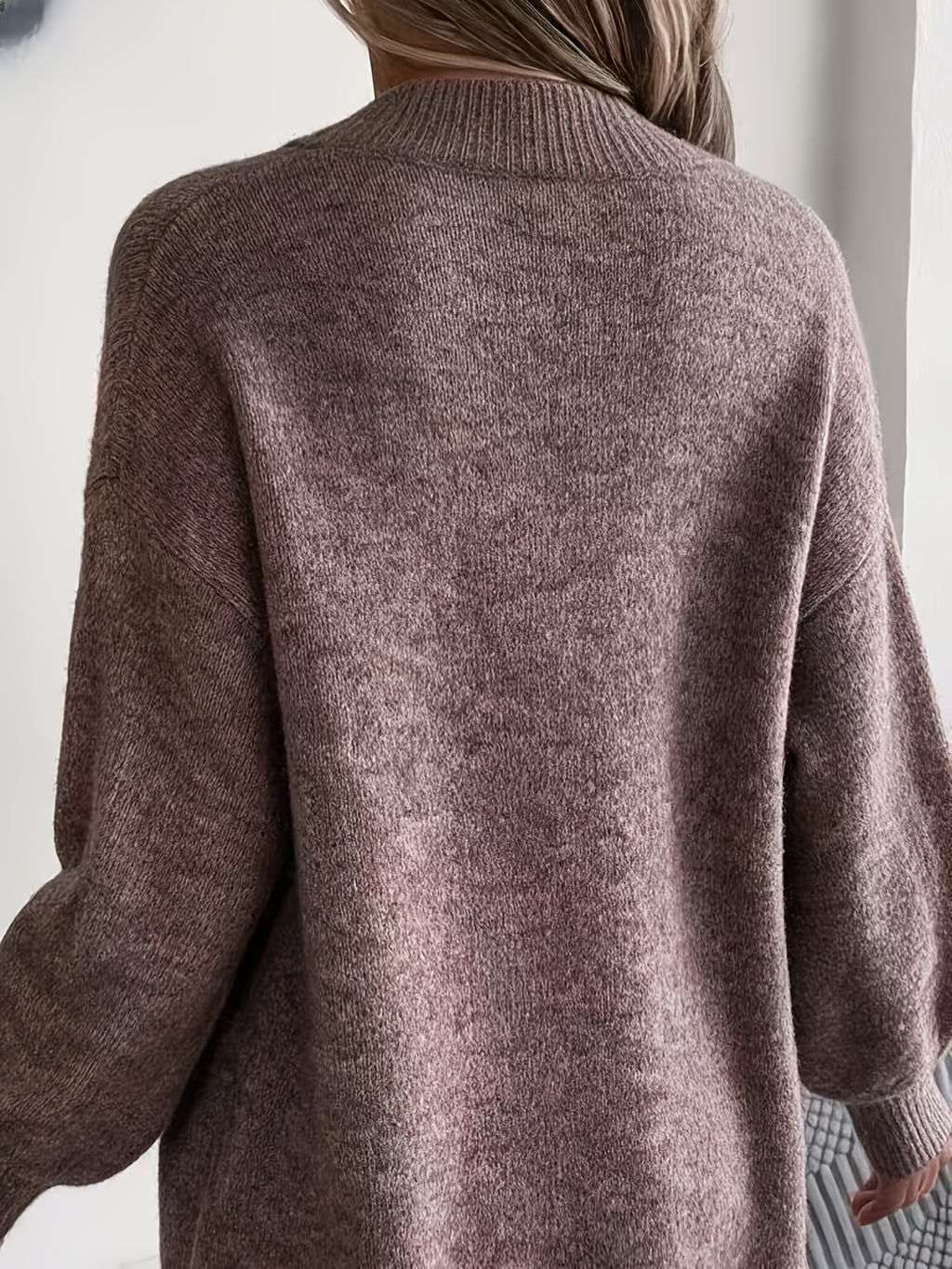 Veste grande taille en laine, coupe ample, col V, tenue chaude, vu de dos