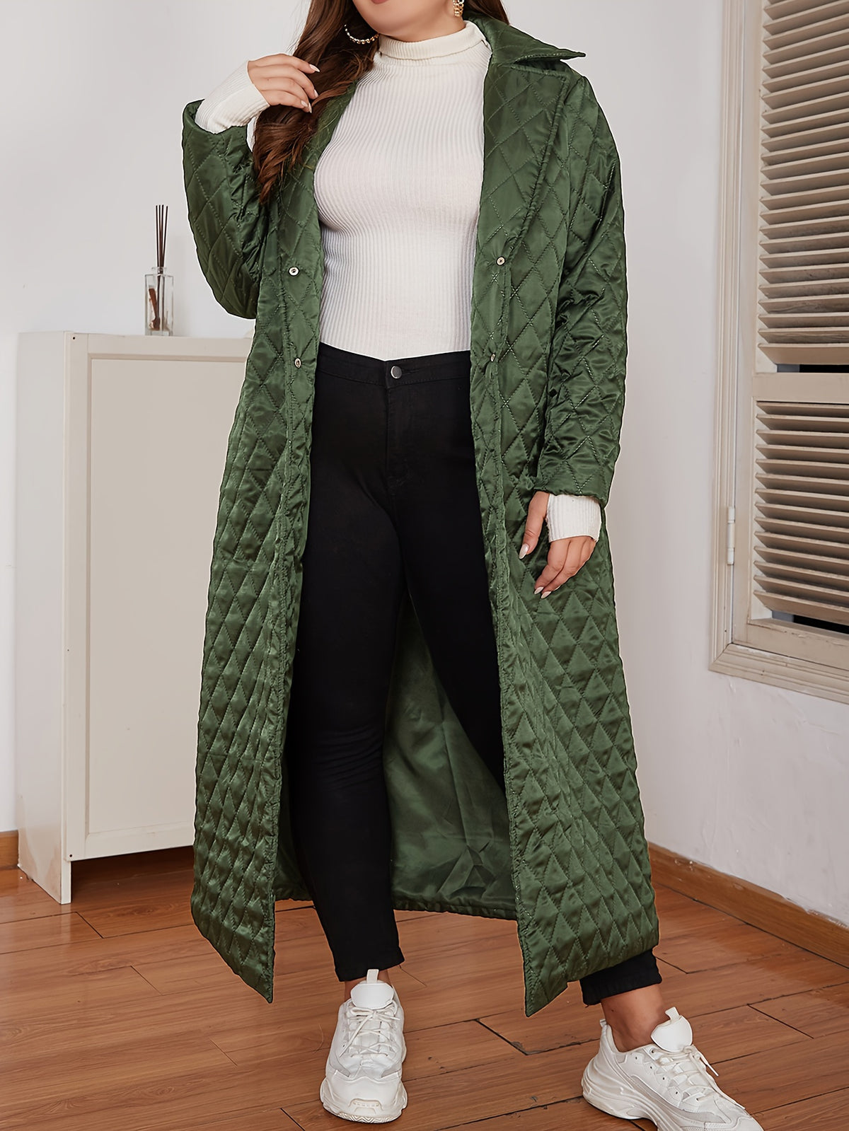 Manteau grande taille, col V, chaleur d'hiver, détail du col