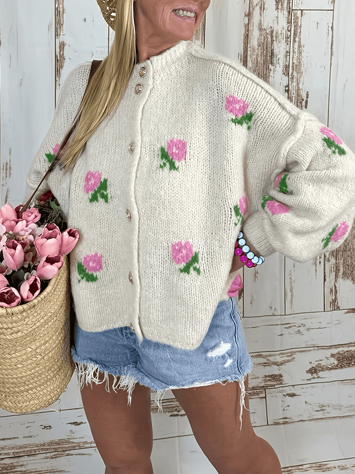 Cardigan grande taille à imprimé fleuri, coupe ample, col rond, boutonnage, porté de face