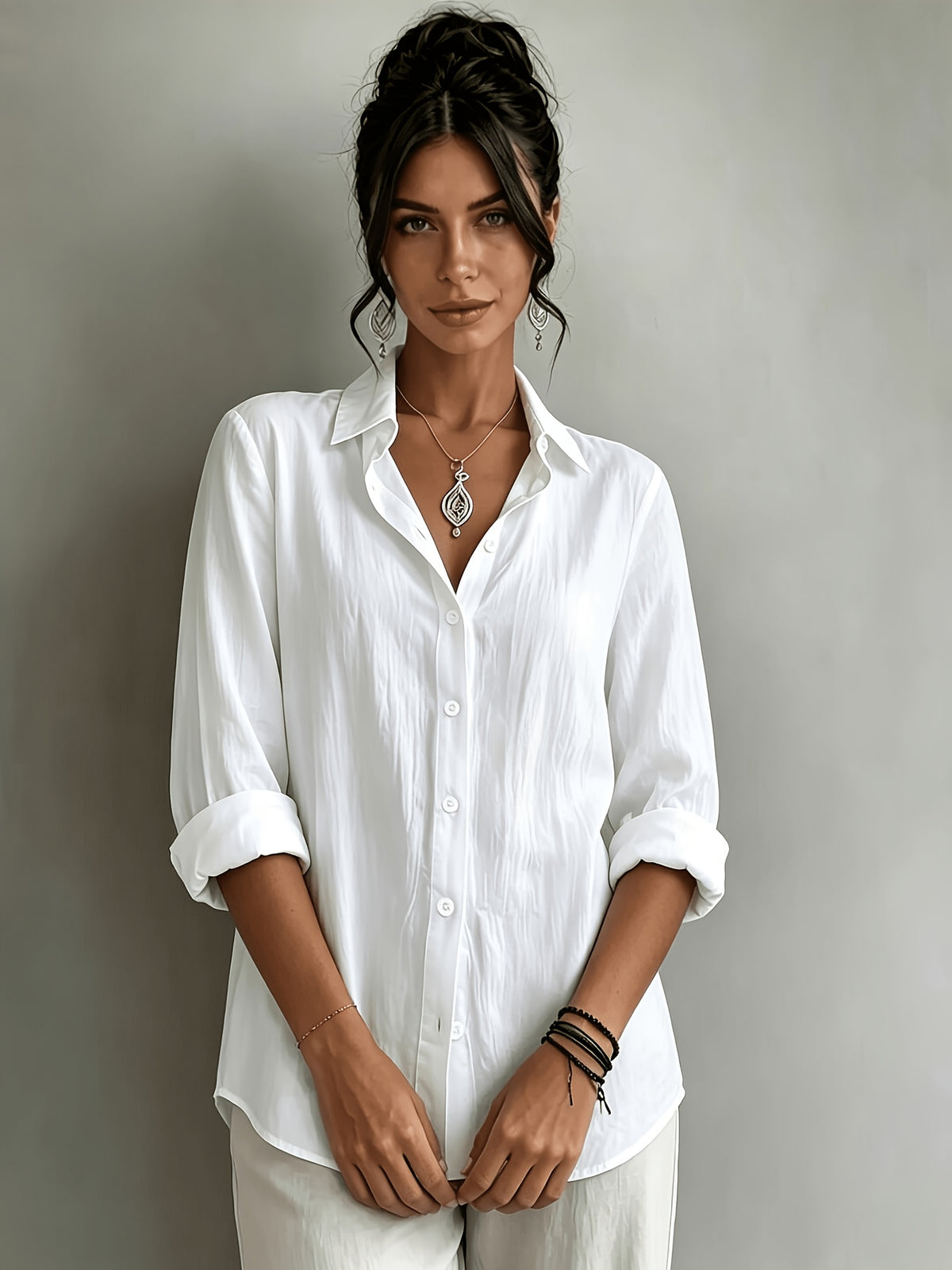 Chemise grande taille en lin, coupe ample, tenue souple, tissu opaque