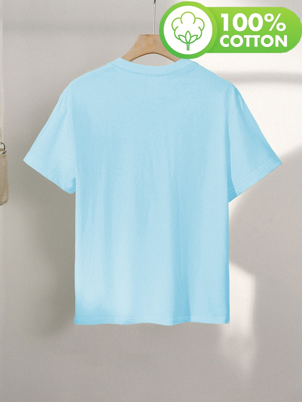 T-shirt grande taille, coupe ample, col rond, manches courtes, gros plan