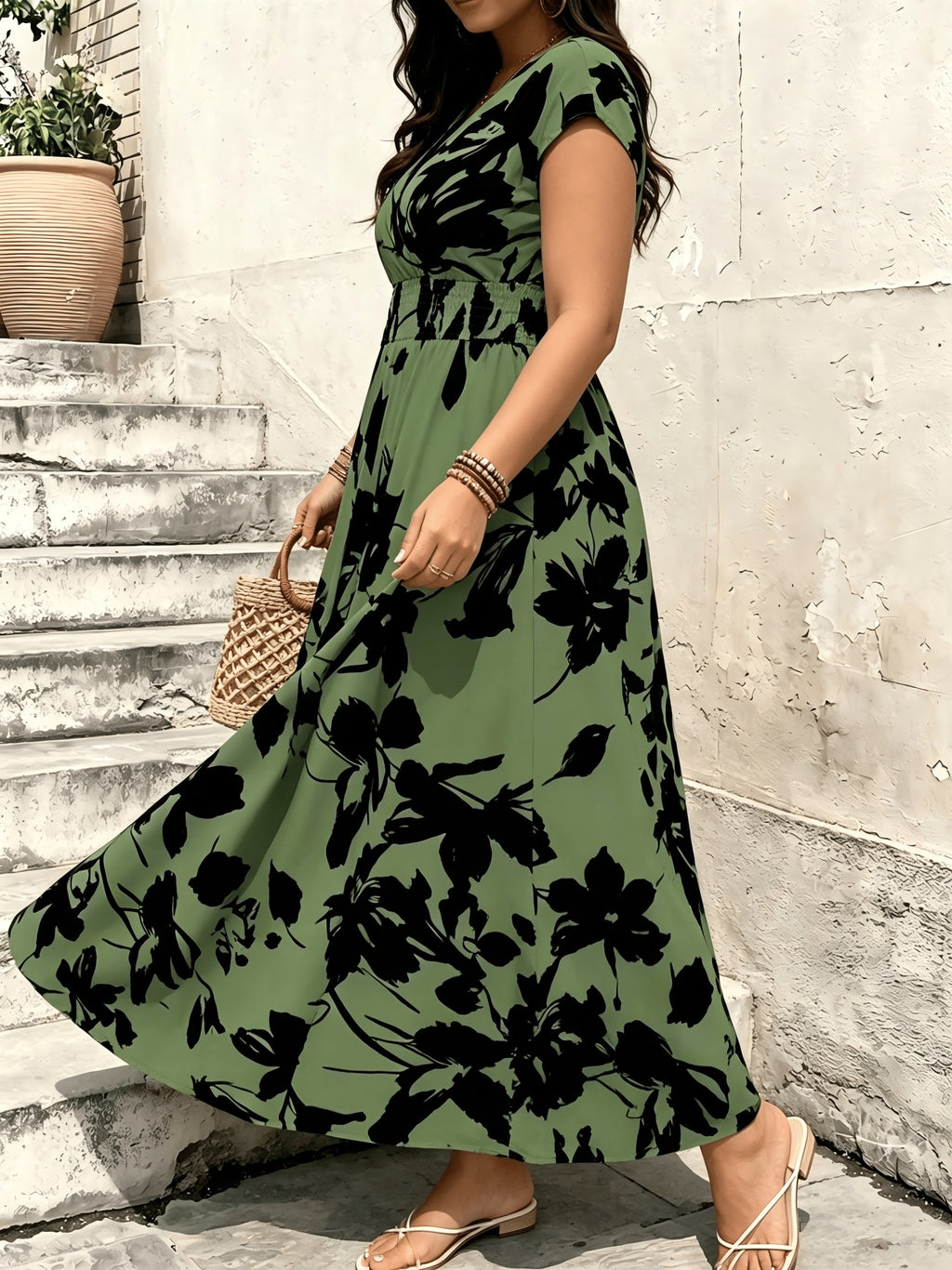 Robe longue grande taille — Grandes fleurs, taille froncée