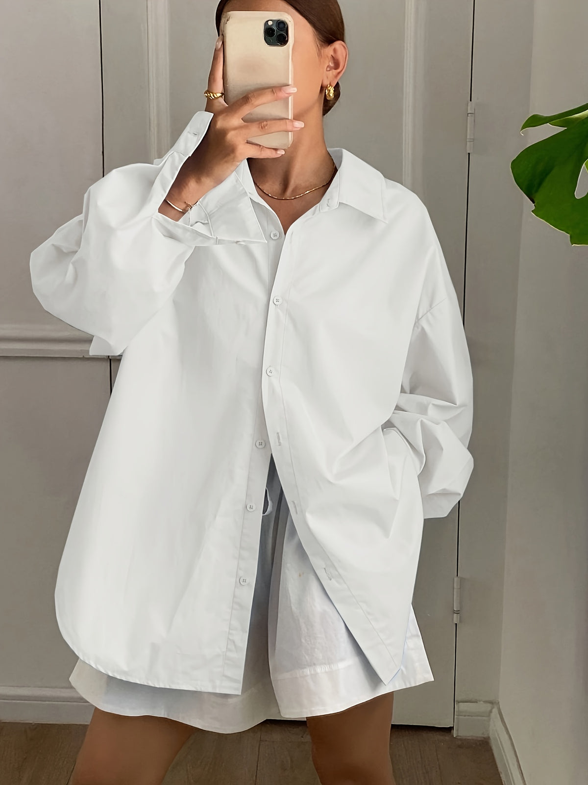 Chemise grande taille, coupe oversize, manches longues, porté de face