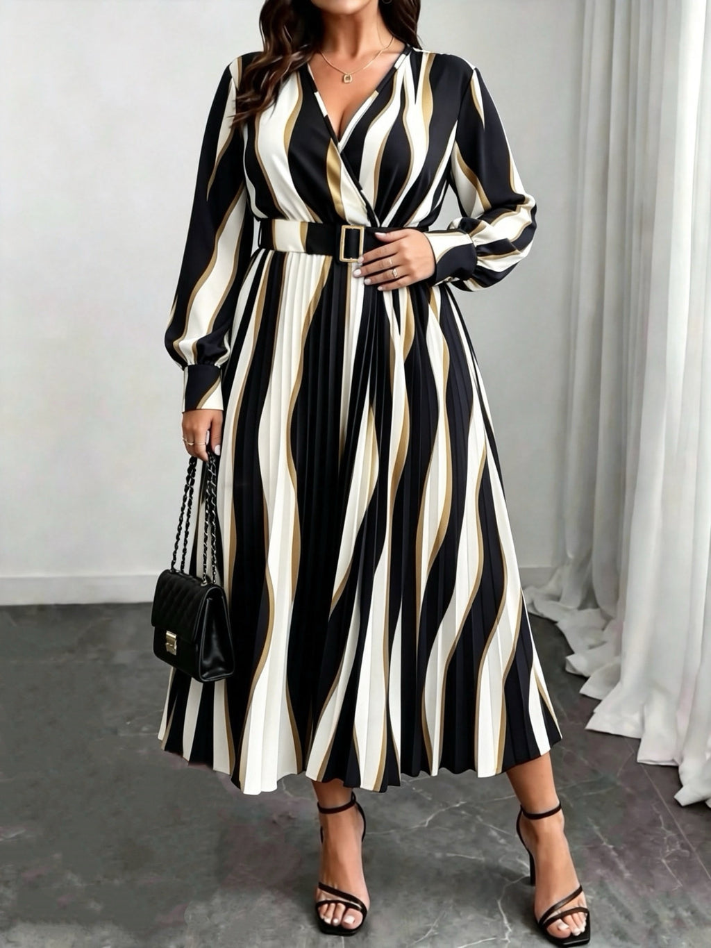 Robe midi grande taille, plissé soleil à rayures ondulées