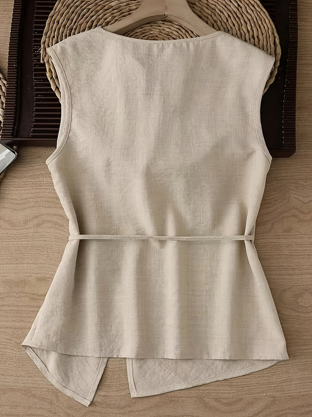 Top grande taille, coupe oversize sans manches, toucher naturel, porté de face