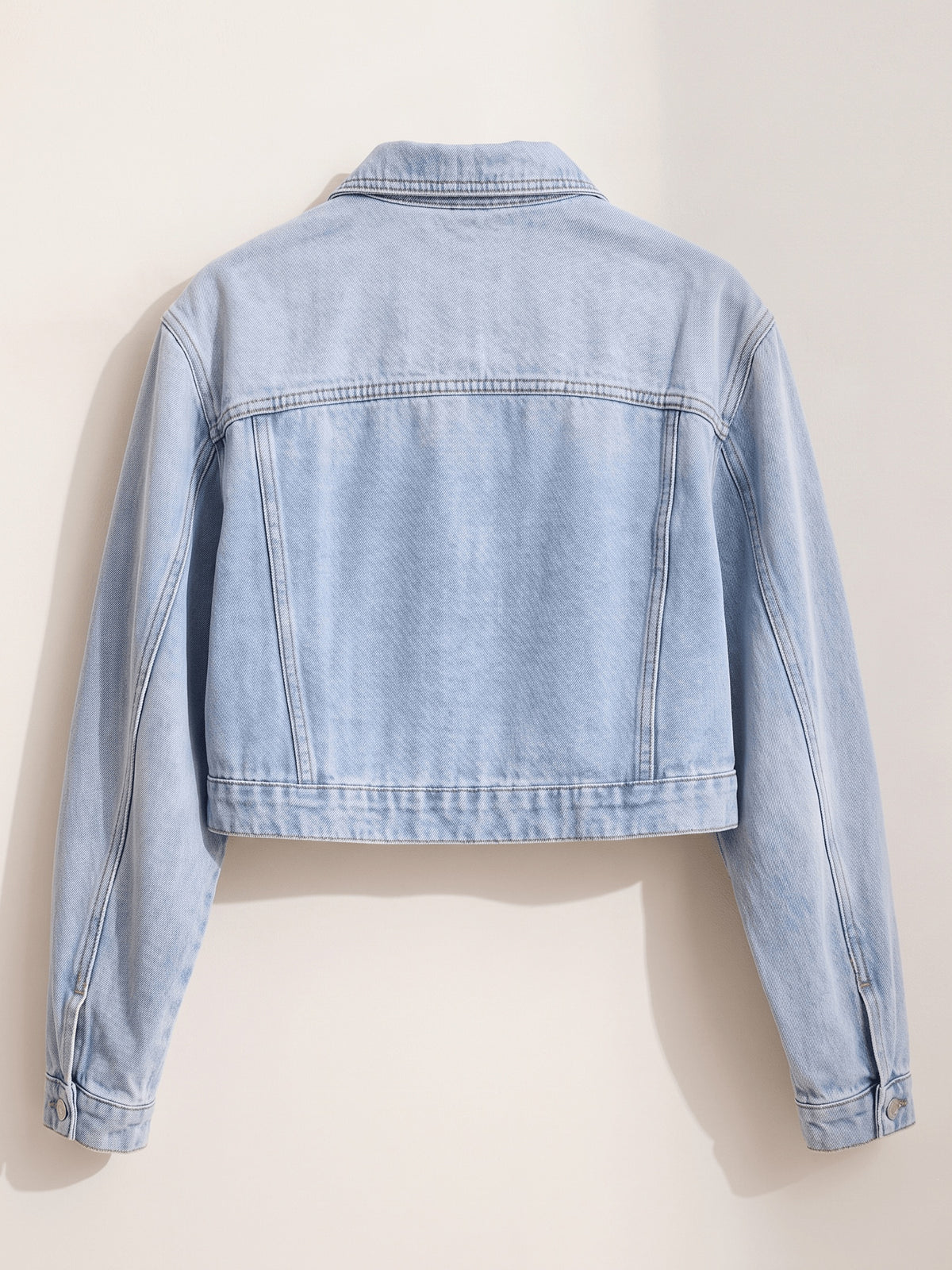 Veste grande taille, coupe ample, poches plaquées, tenue franche Image