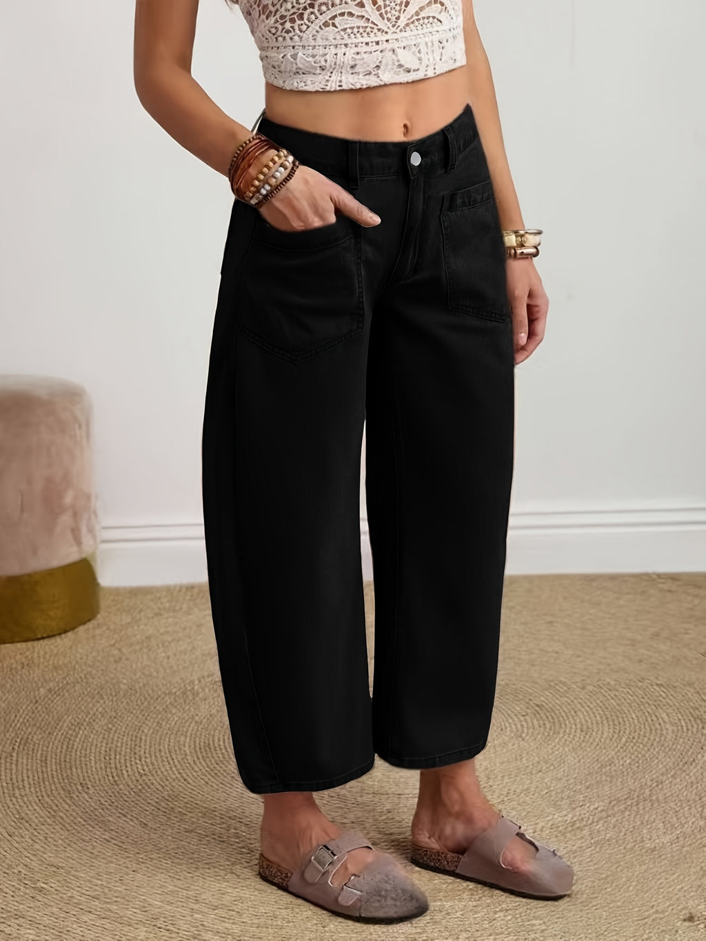 Jean grande taille, coupe oversize, délavage doux, tenue franche, détail du tissu
