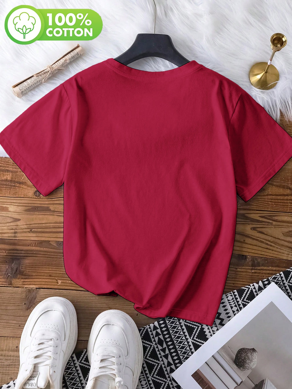 T-shirt grande taille, coupe ample, col V, manches courtes, vu de dos