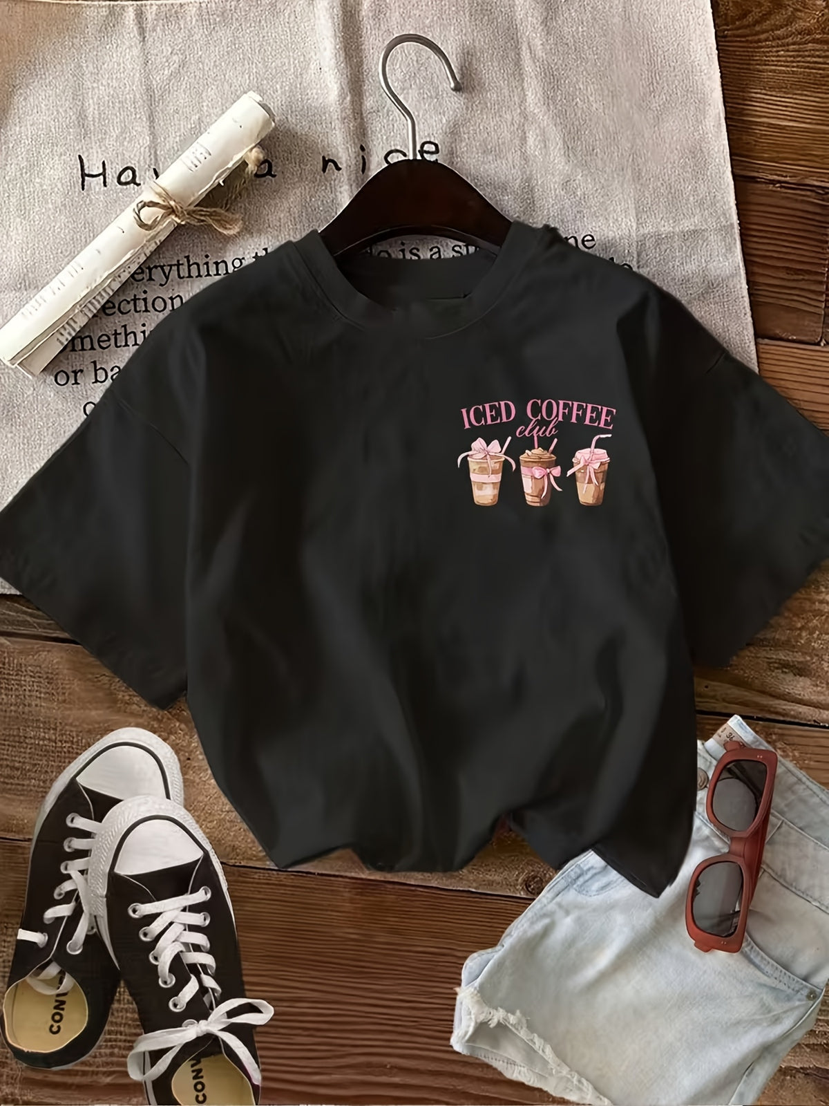 T-shirt grande taille, col rond, manches courtes, esprit décontracté Image