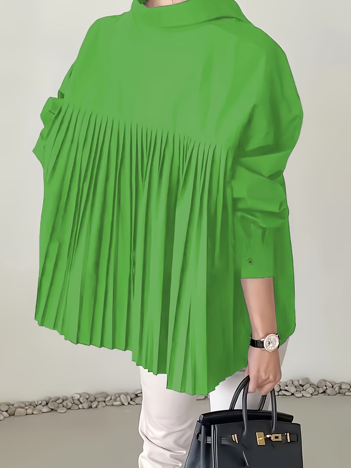 Chemise grande taille, coupe ample, pompons, manches longues, mise en situation