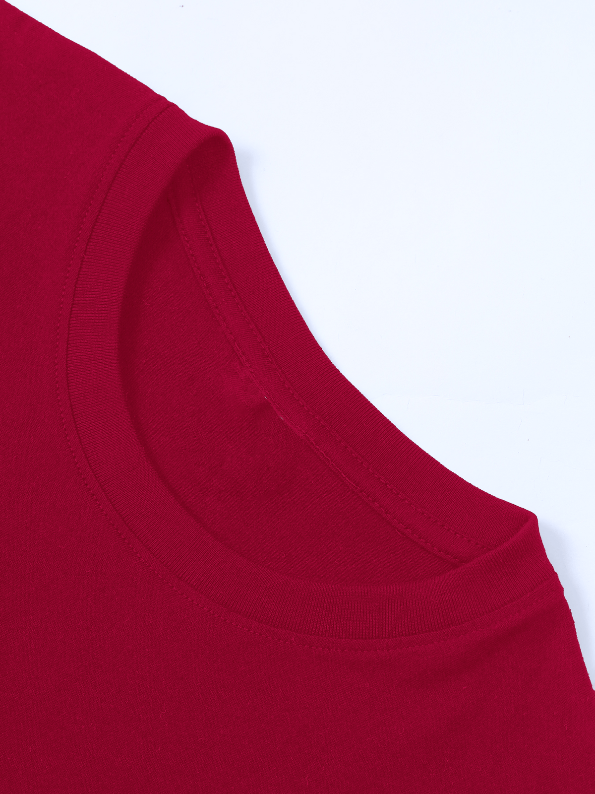 Top grande taille à imprimé géométrique, manches courtes, toucher naturel, détail du tissu