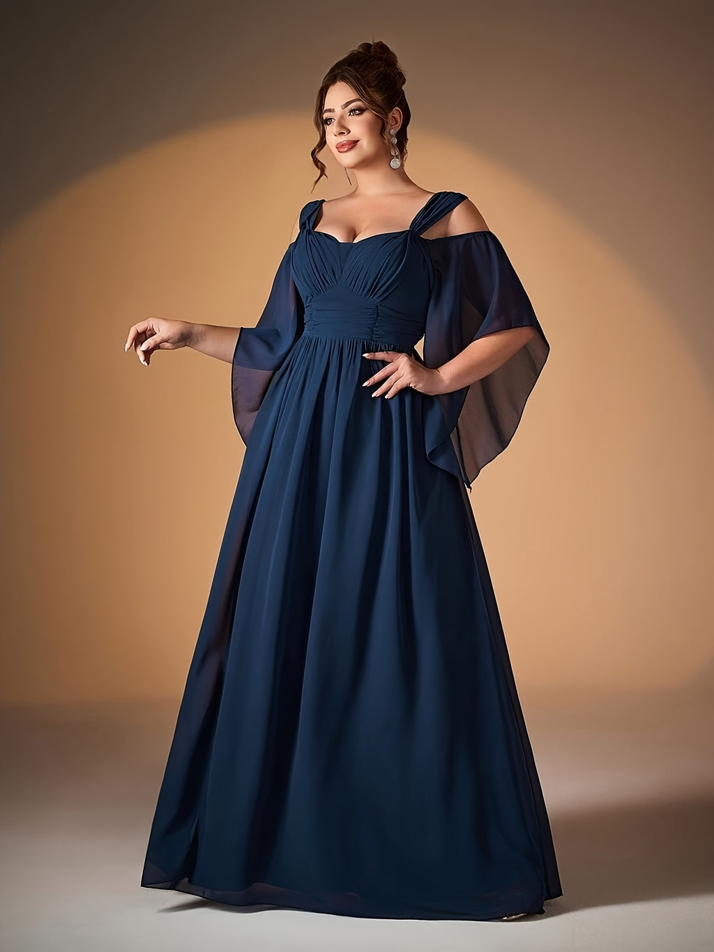 Robe longue grande taille — Vert sauge à manches cape fendues