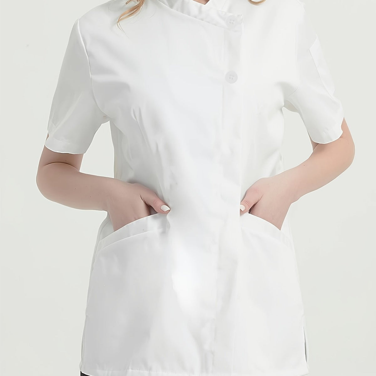 Chemise grande taille, col croisé, manches courtes — composition : 95% Polyester, 5% Élasthanne Image