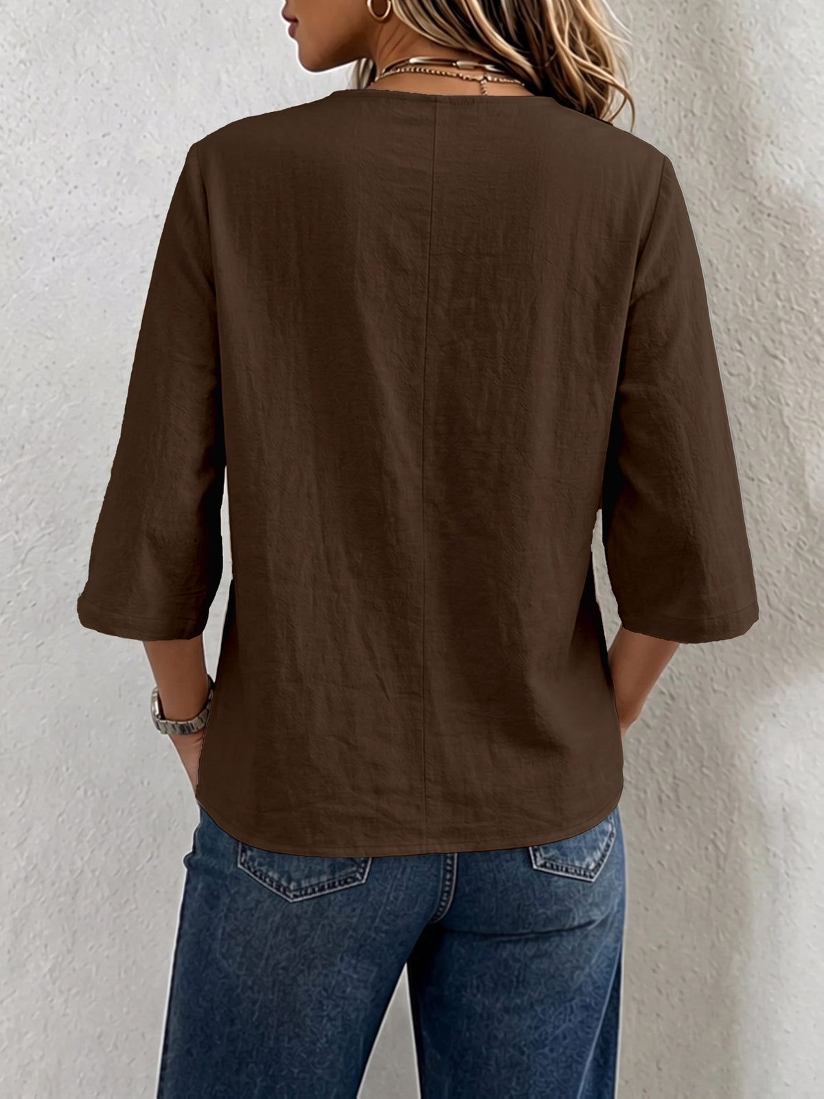 Top grande taille, coupe oversize, toucher naturel, mise en situation