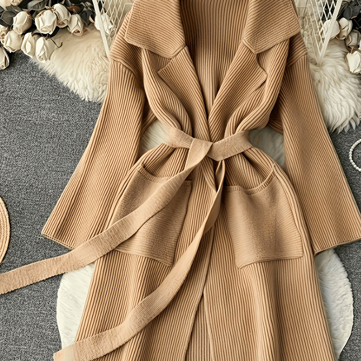 Manteau grande taille, coupe oversize, col à revers, poches pratiques — matière : polyester Image