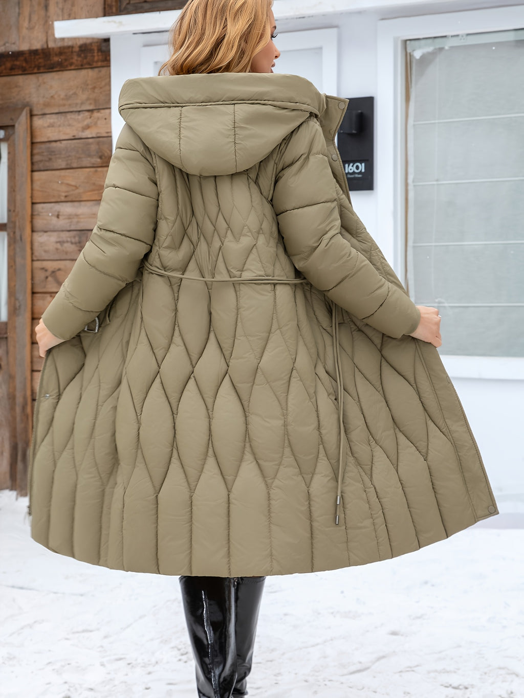 Manteau grande taille, coupe ajustée, capuche, chaleur d'hiver, vue de profil