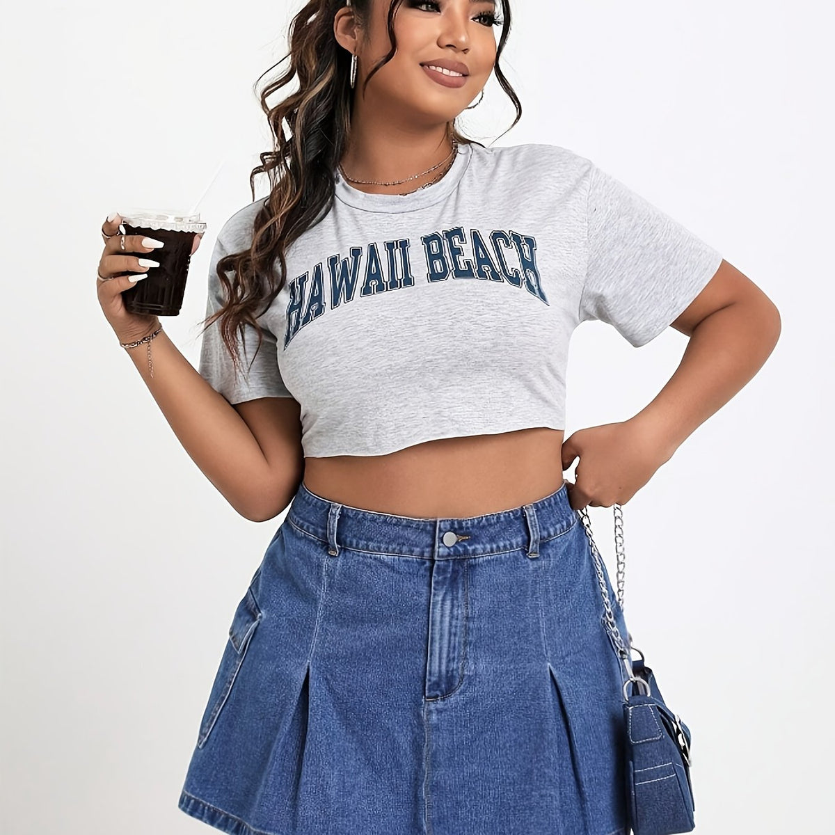 Jupe grande taille, coupe oversize, poches pratiques, tenue franche — matière : denim