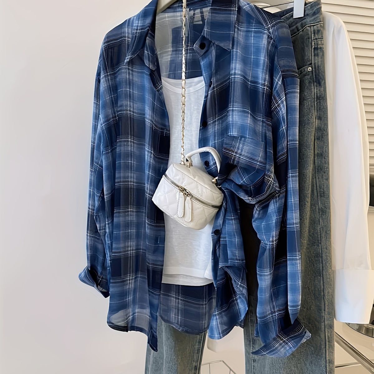 Chemise grande taille à carreaux, coupe oversize, boutonnage — matière : polyester